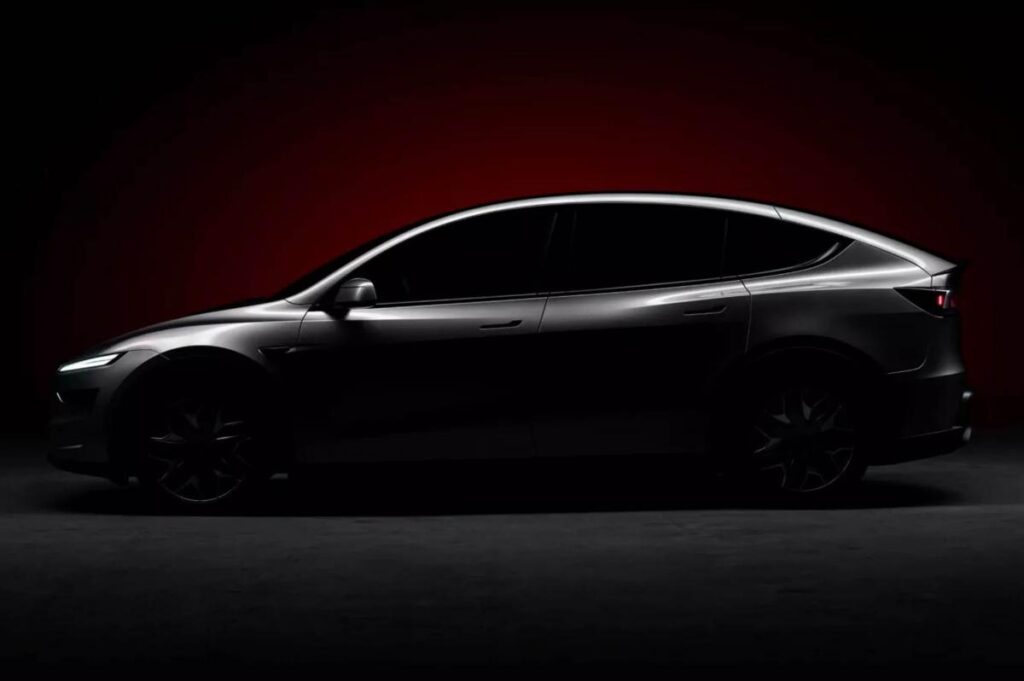 Tesla Model Y L long-wheelbase six-seat variant in China, side profile view.